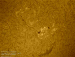 Солнечная хромосфера, пятна с протуберанцами на лимбе Солнца